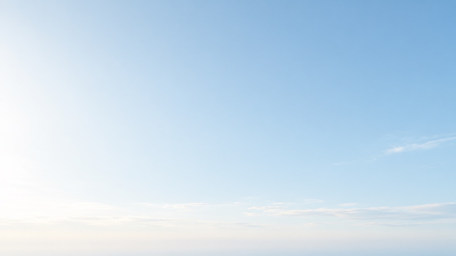 移動性高気圧に覆われた、乾いた快晴の空